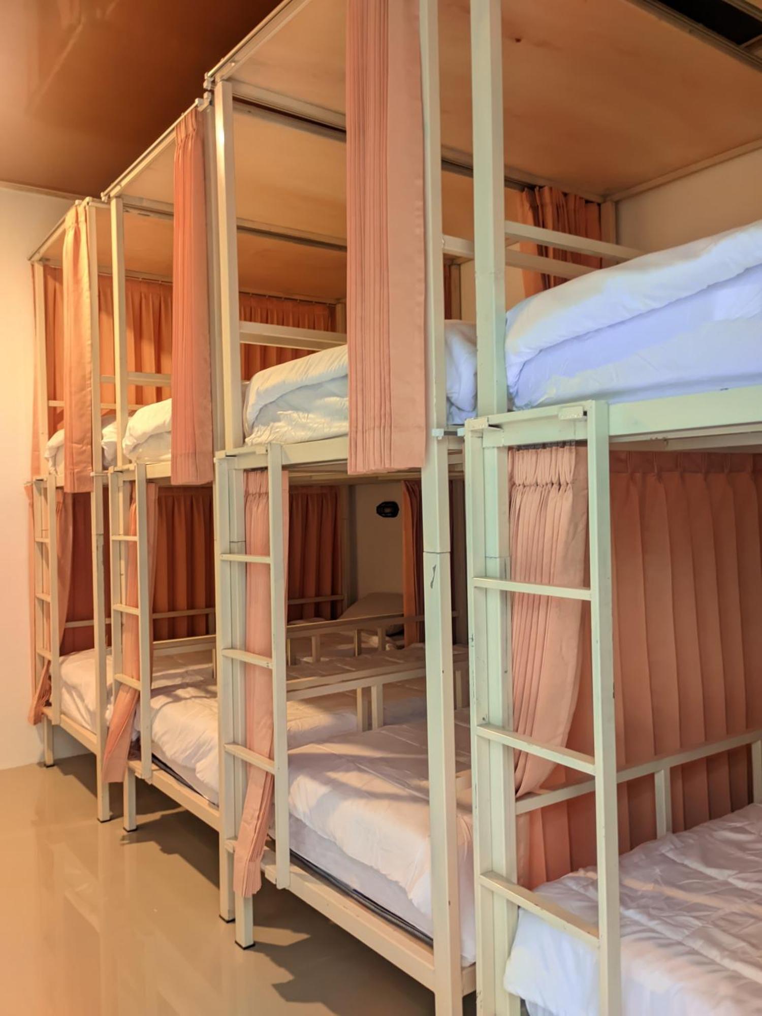 Tata Surf Hostel Kuta  Kültér fotó